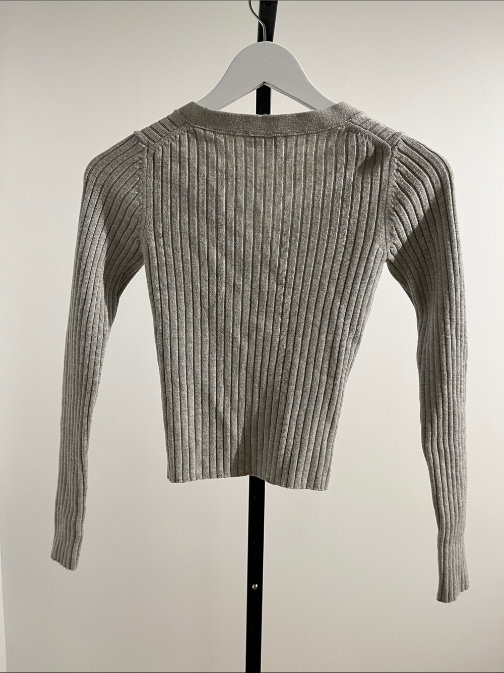 Wilfred Gray Ribbed V-Neck Button Cardigan - Picture 3 of 6